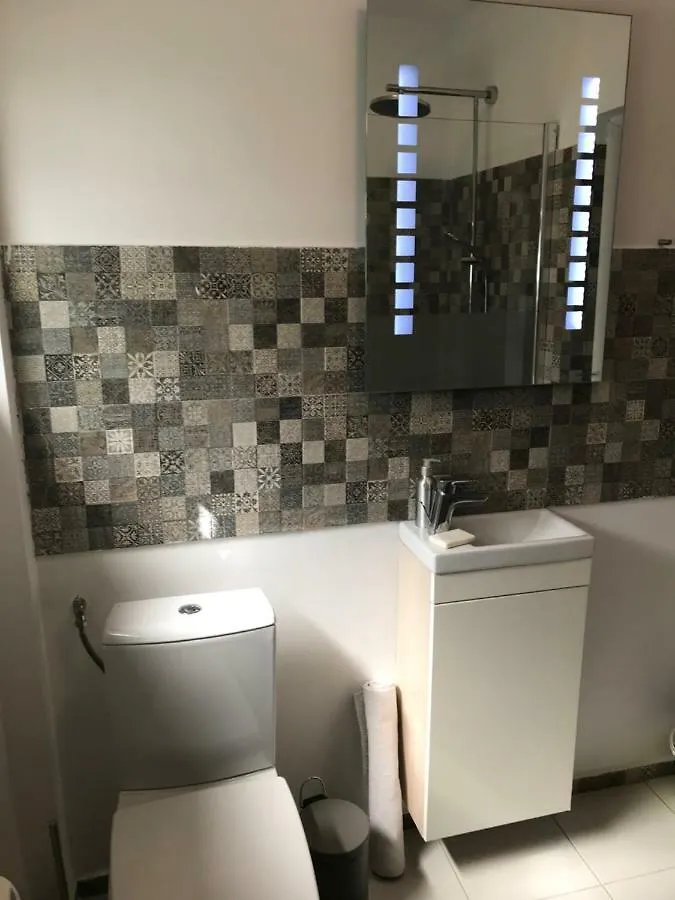 Olympia 23 Studio Apartment Bucharest 0*,